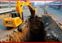 Excavator Operator With Extreme Skills Doing a Perfect Job | Cabin View by@korea_engcon