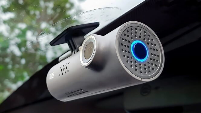 12 SMART GADGETS FOR YOUR CAR